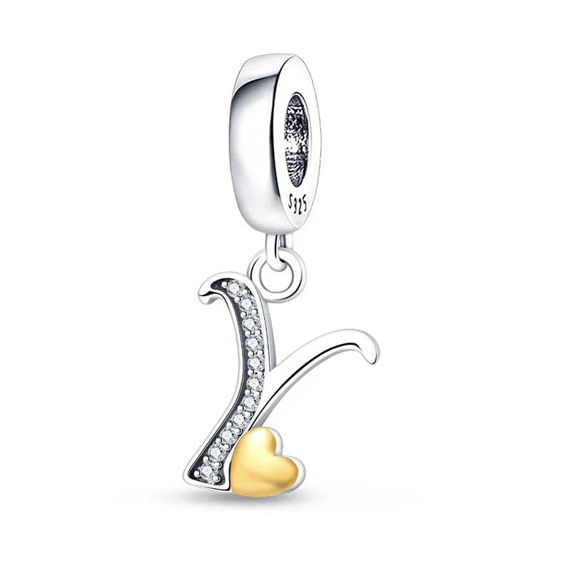Charm con letras de corazón de oro
