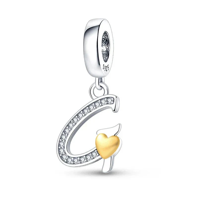 Charm con letras de corazón de oro