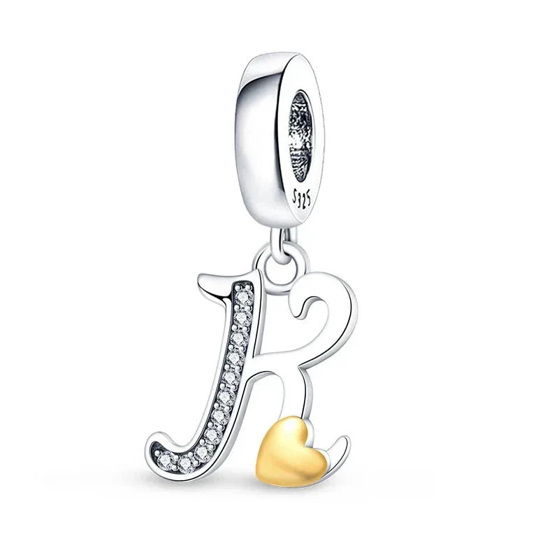 Charm con letras de corazón de oro