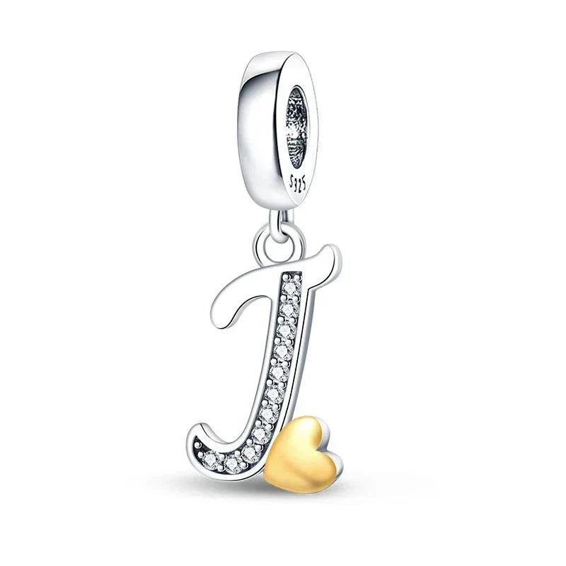 Charm con letras de corazón de oro